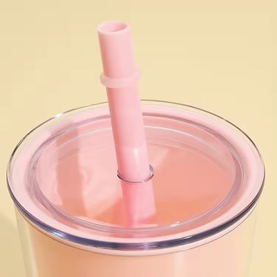 사용자 지정 로고 용납 겹벽 플라스틱 물병 빨대와 PC 재료