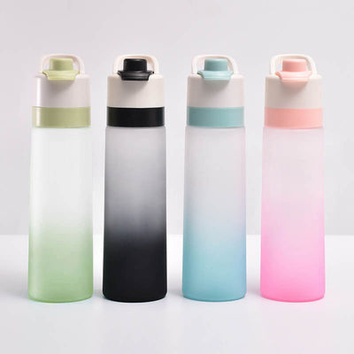 750ml 용량의 단순한 스포츠 플라스틱 물컵을 직접 판매하십시오.