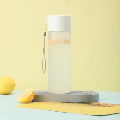 200g 플라스틱 물질 BPA 무료 600ml 800ml 야외 스포츠 물병 시간 표시기와 함께