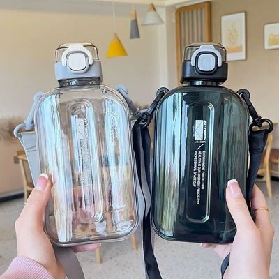 야외 운동과 피트니스에 필수적인 짚과 함께 플라스틱 750ml 물병