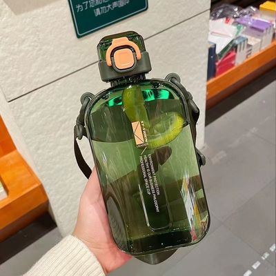 야외 운동과 피트니스에 필수적인 짚과 함께 플라스틱 750ml 물병