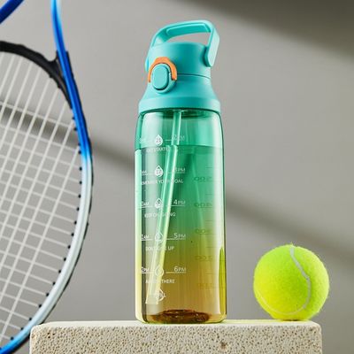 직접 마시는 플라스틱 경사 색상 750ml 이동용 스포츠 물병