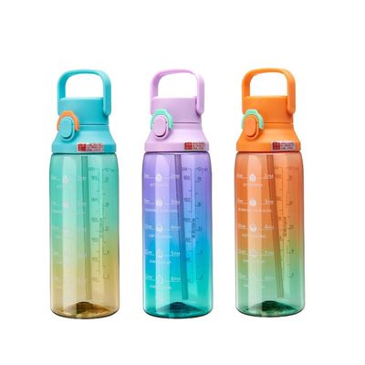 직접 마시는 플라스틱 경사 색상 750ml 이동용 스포츠 물병