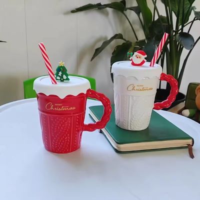 400ml 용량 크리스마스 트리 세라믹 컵 뚜?? 과 짚 지속 가능한 재료