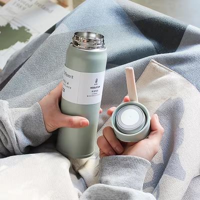 이중벽 격리 450ml 스테인리스 스틸 물병 몇 시간 동안 뜨거운 차가운 물을 마시게 합니다