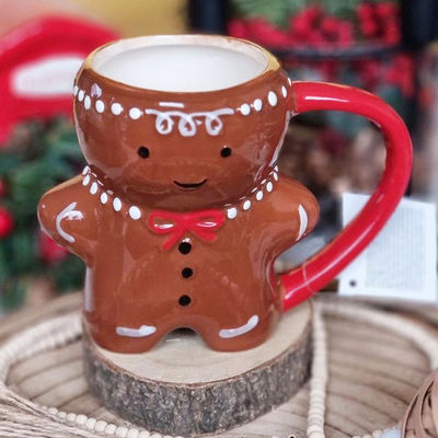 MUGS 음료용품 10OZ 세라믹 크리스마스 커피 머그 귀여운 진저브레드맨 디자인