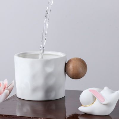 330ML 세라믹 커피 머그와 목공 손잡이 완벽한 사무실 동반자
