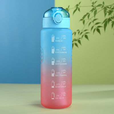 이 큰 용량 1000ml 그라디언트 컬러 물컵으로 이동 중에도 수분을 유지하십시오.
