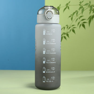 이 큰 용량 1000ml 그라디언트 컬러 물컵으로 이동 중에도 수분을 유지하십시오.