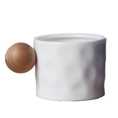 HANDGRIP 액세서리 330 ML 나무 손잡이가 있는 세라믹 커피 머그 크리에이티브 선물 컵