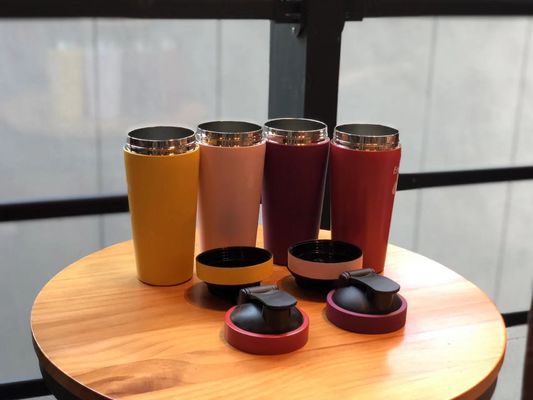 음료를 뜨겁게 차갑게 유지 6-12hrs 700ml 큰 용량 사용자 지정 LOGO 피트니스 쉐이커 병