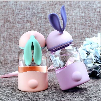 끓는 물 적용 가능한 340ML 물병 만화 토끼 디자인과 실리콘 수갑
