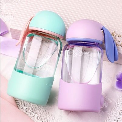 끓는 물 적용 가능한 340ML 물병 만화 토끼 디자인과 실리콘 수갑