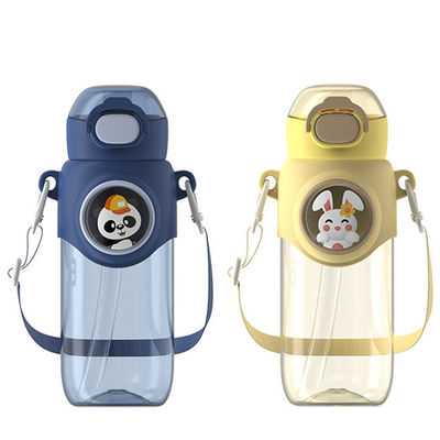 690ml 만화 플라스틱 컵 유연한 뚜?? 과 로프와 로프