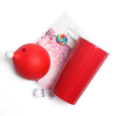 크리스마스 선물 20oz 재사용 가능한 플라스틱 어린이 산타 모자 컵 뚜?? 과 빨대