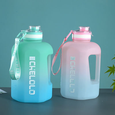 플라스틱 여행용 물병 부식 방지 코팅이 장착되지 않은 1.6L 2.2L 체육관 캔
