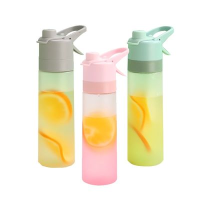 사용자 지정 로고 야외 자전거 자전거 650ML 용량 및 스프레이 기능의 물병