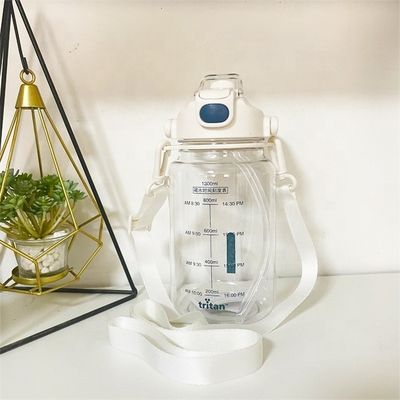 297g 플라스틱 스포츠 재사용 동기 부여 반 갤런 기울기 잔 트리탄 물병