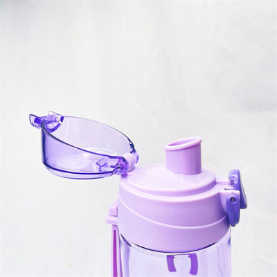 트리탄 600ml 보라색 물병 체육관용 손잡이 로프로 된 플라스틱 스포츠 음료 병