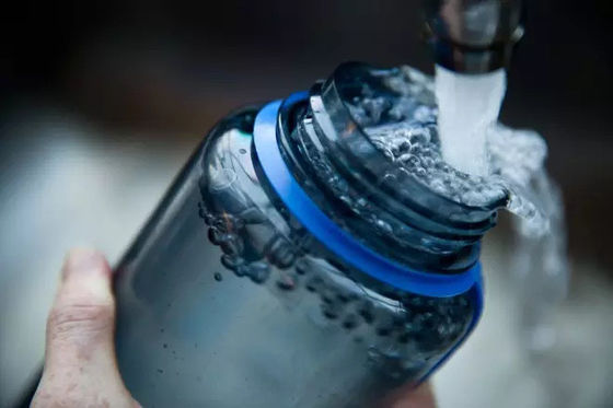 1000ml Bpa 무료 플라스틱 투명한 액체 물병 야외 스포츠용 스케일
