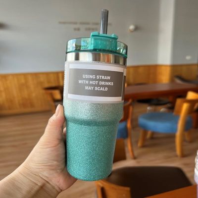 맞춤형 색상 20 oz / 30 oz 스테인리스 스틸 단열 물컵 피트니스 짚