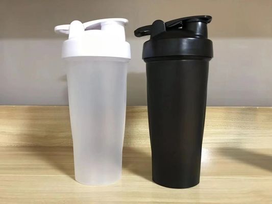 700ml 블랙 음료 플라스틱 병 피트니스 BPA 무료 맞춤형 슬림 평면 체육관 단백질 쉐이커 병 체육관 컵 로고와 함께