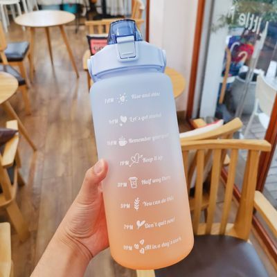시간 스케일과 함께 2000ml 그라디언트 컬러 스페이스 컵 성인용 물병