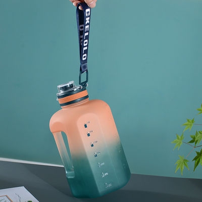 상업적 구매자 사용자 지정 로고 1.6L 2.2L 체육관 스포츠 컵 플라스틱 여행용 물병