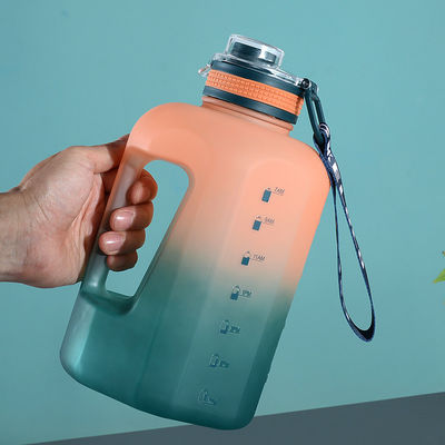 상업적 구매자 사용자 지정 로고 1.6L 2.2L 체육관 스포츠 컵 플라스틱 여행용 물병