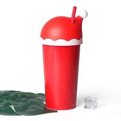 사용자 지정 로고 600ml 재사용 가능한 플라스틱 어린이 크리스마스 컵 개인화된 산타 모자 텀블러