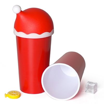 사용자 지정 로고 600ml 재사용 가능한 플라스틱 어린이 크리스마스 컵 개인화된 산타 모자 텀블러