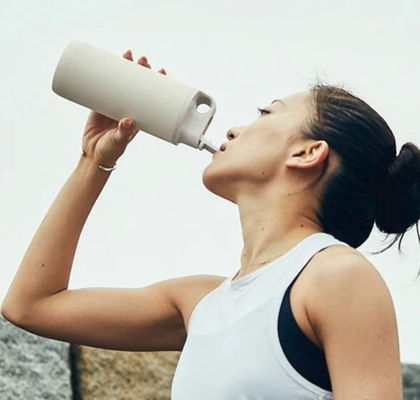 진열 방지 코팅이 장착 된 550ml 진공 격리 물병을위한 진공 병