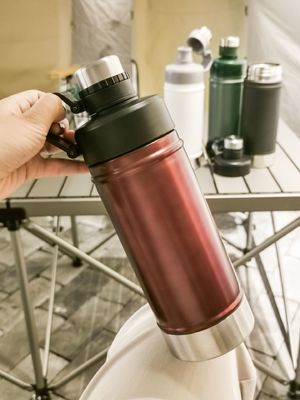 노란색 단열 스테인레스 스틸 스포츠 물병 BPA 무료 진공 병 18oz 25oz 물병